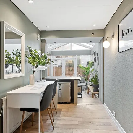 Holiday home Massive In Downtown With A Sauna
