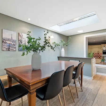 Massive In Downtown With A Sauna Holiday home *